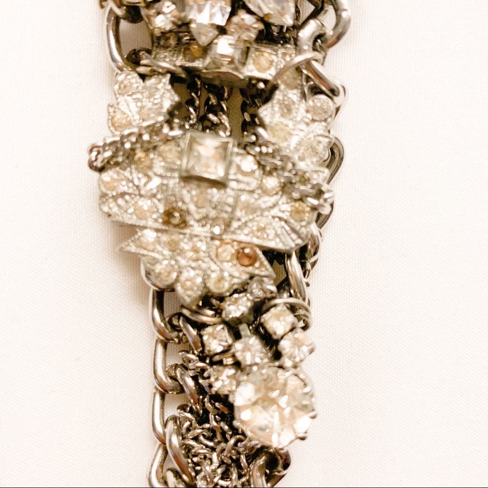 Elegant with Edge Chain Stone Bracelet - Picture 5 of 8